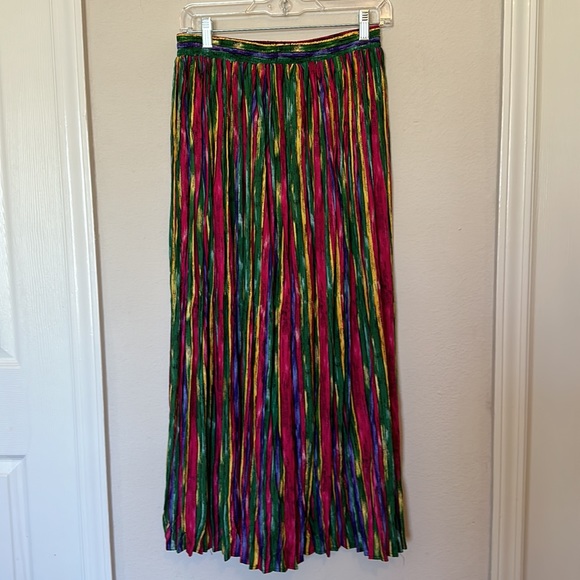 Napa Valley Multicolor Pleated Skirt - Picture 2 of 6